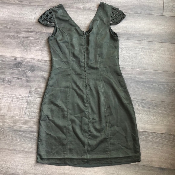 Olive dress with sleeve detail size 4-6 - Picture 5 of 9